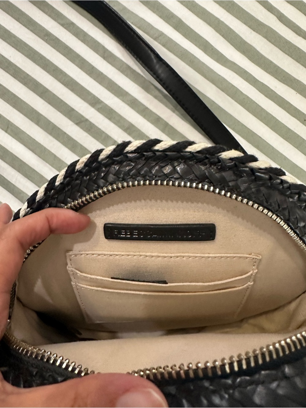 NWOT Rebecca Minkoff Straw Circle Crossbody - Picture 10 of 13